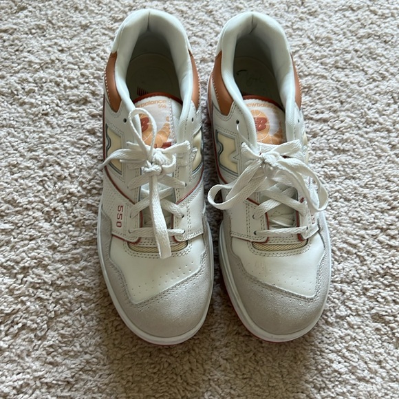 Women’s New Balance 550 - Picture 2 of 8